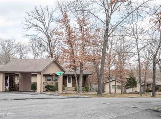 2 Gretchen Ln, Bella Vista, AR 72715