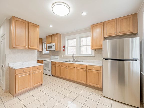 5th image of 1518 N Laramie Ave