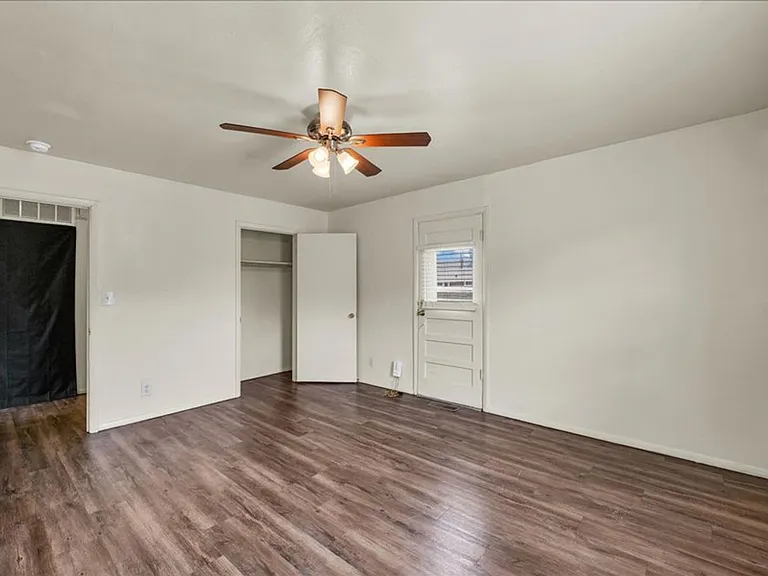 2213 Peirce Ave — Photo 19