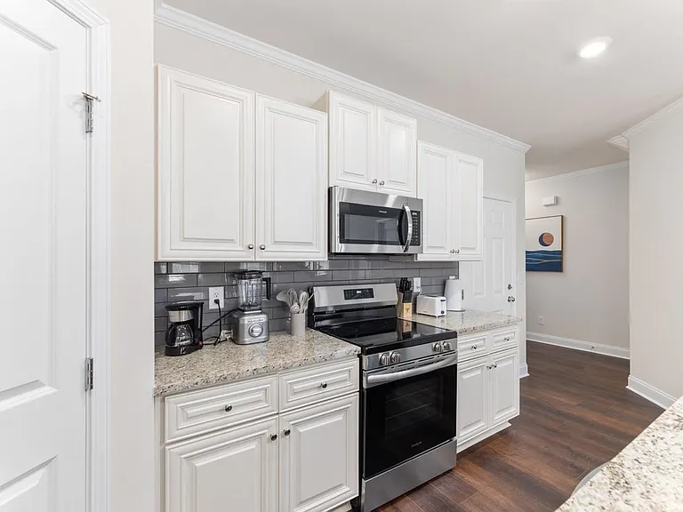 4122 Fulson Dr — Photo 12