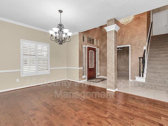 4th image of 15831 Sweetwater Creek Dr