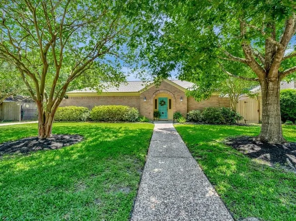 15518 Pleasant Valley Rd, Houston, TX 77062