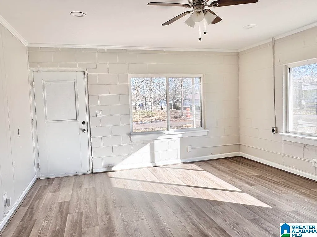 2 bed, 1.0 bath, $1,100 — Photo 4