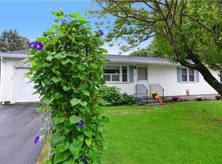 17 Colonial Rd, Coventry, RI 02816