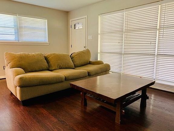 4th image of 520 Carol Ct