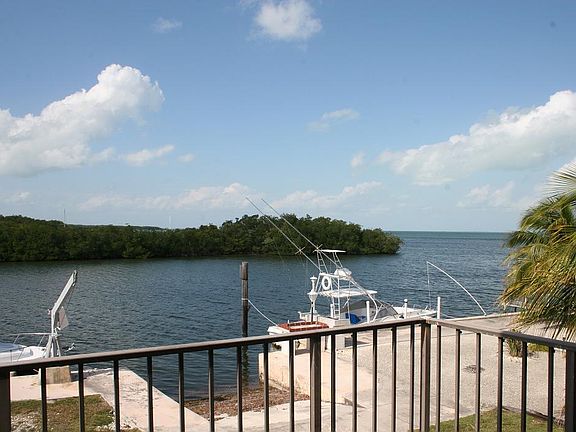 2nd image of 384 S Coconut Palm Blvd