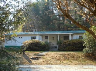 131 Baileys Peak Rd, Spruce Pine, NC 28777
