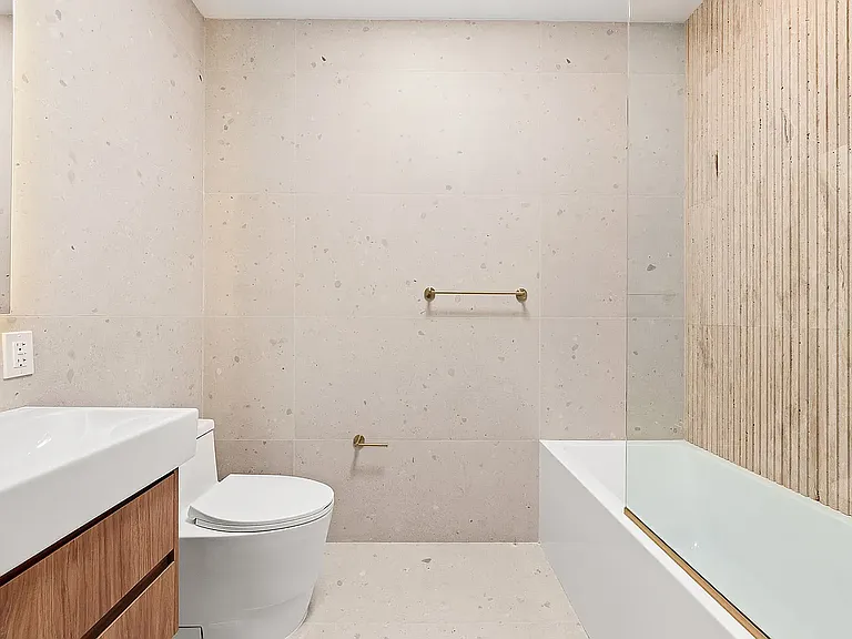 151 S Elliott Pl #2L — Photo 3