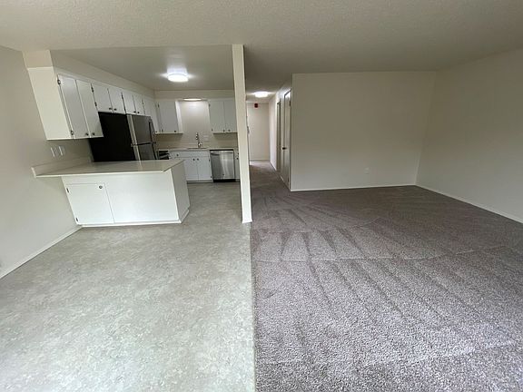 5th image of 980 Edmonds Ave NE APT 105