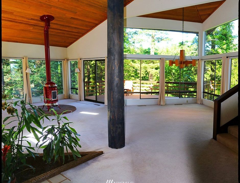 2nd image of 588 Shelter Bay Drive