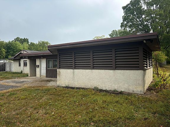4th image of 236 Collingwood Ave