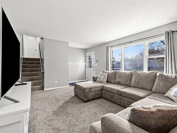 5th image of 354 Denison Ave