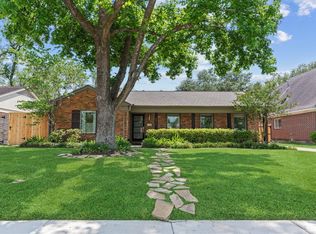 6411 Grovewood Ln, Houston, TX 77008