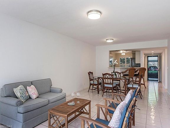 4th image of 320 Horse Creek Dr APT 102