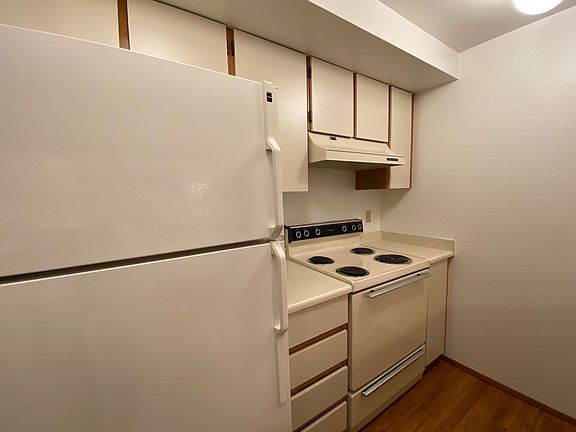 3rd image of 12542 35th Ave NE #104