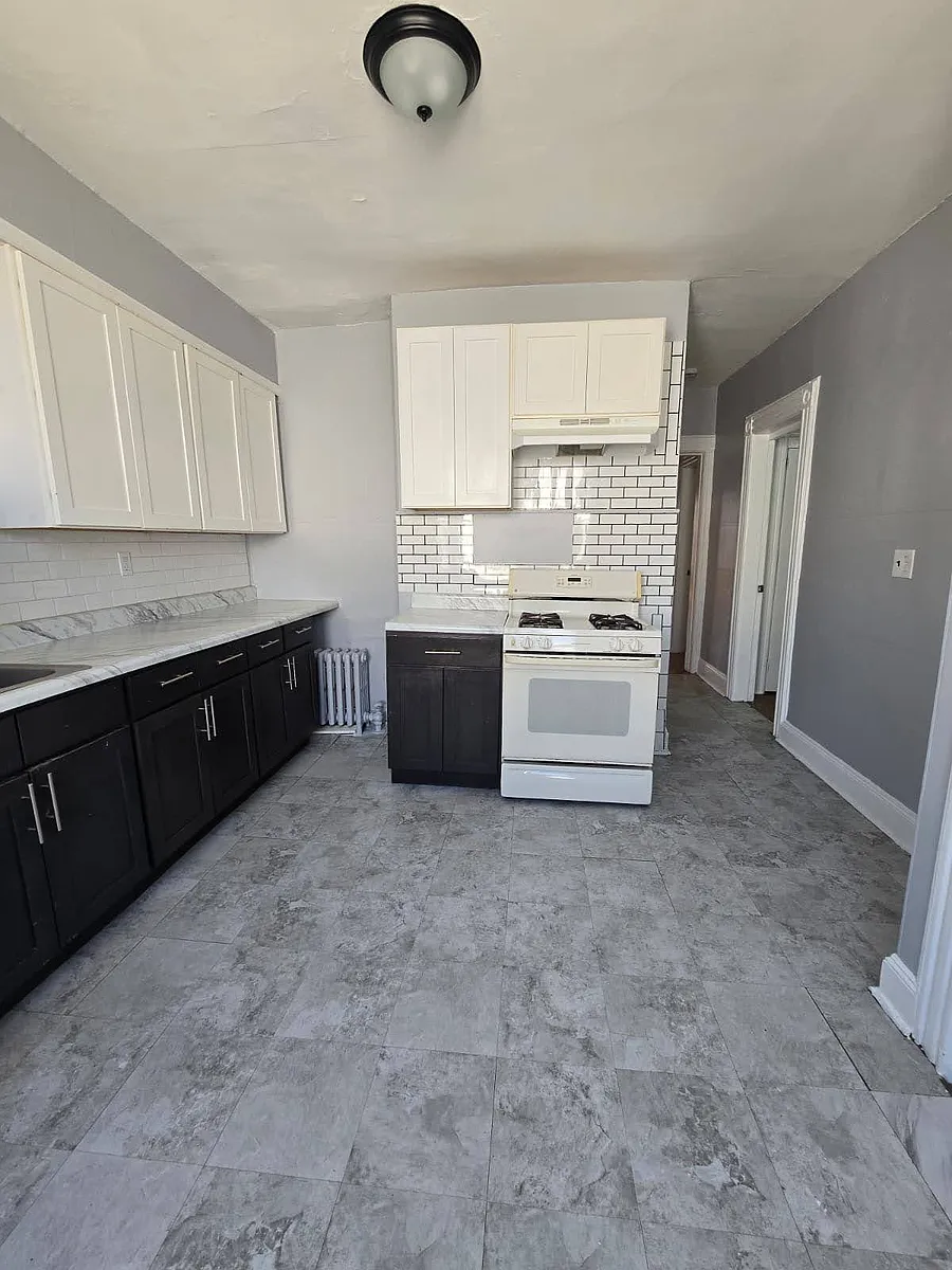 Building Photo - 87 Rosa Parks Blvd #2