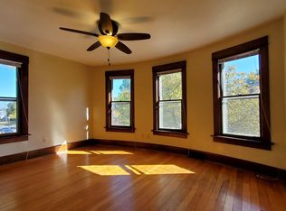 3261 R St #2, Lincoln, NE 68503