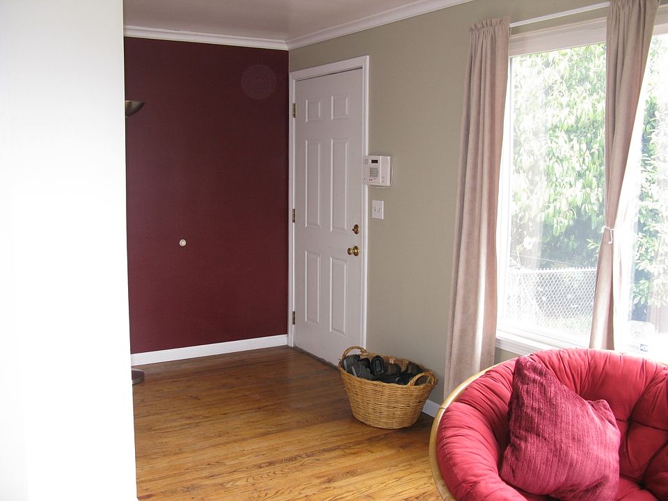 2nd image of 10511 Linden Ave N