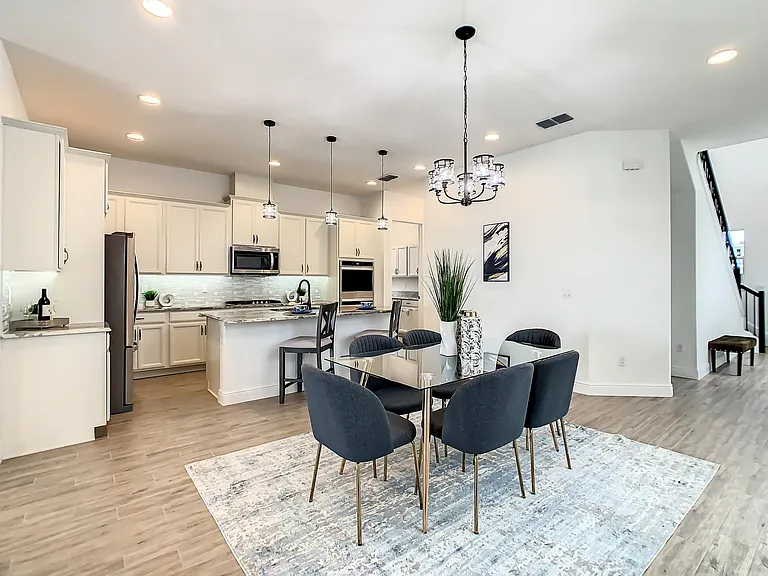 15707 Vetta Dr — Photo 15