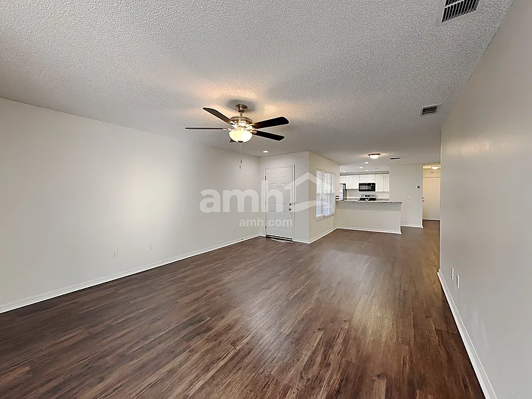 2273 Heathwood Cir — Photo 7