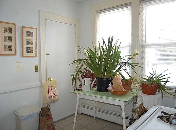 4th image of 138 Irving Ave #6
