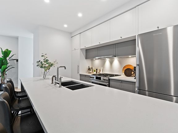 5th image of 16685 25th Ave #1