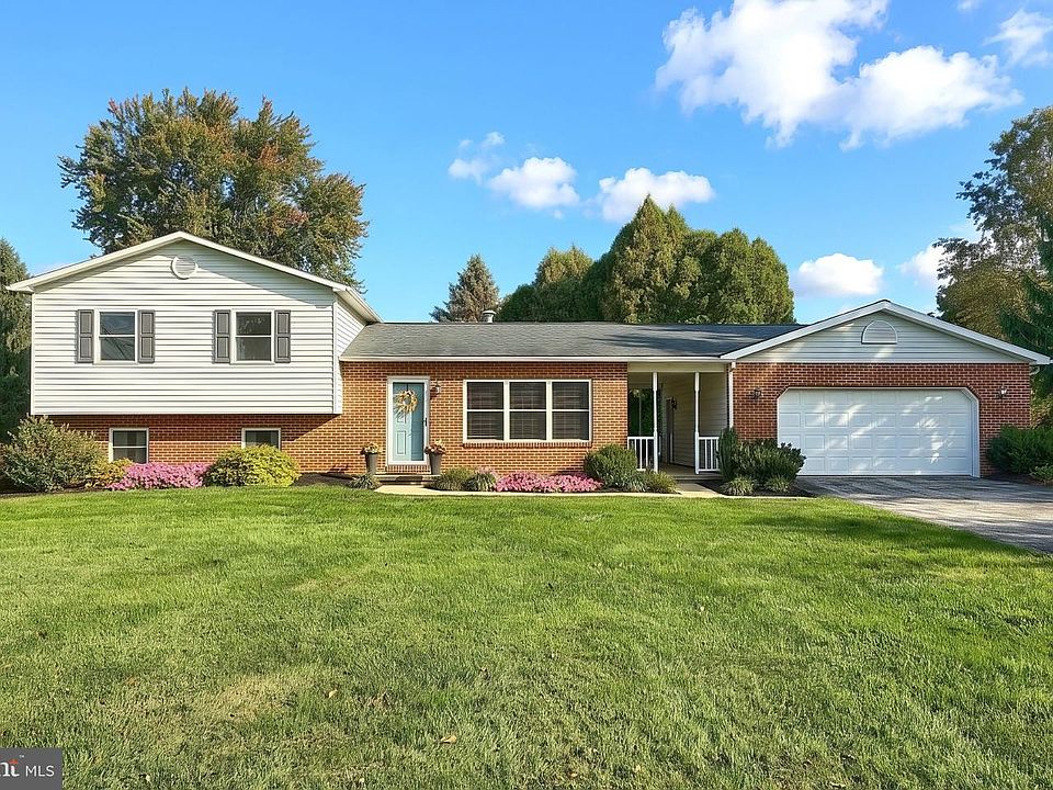 1st image of 22 Willow Creek Rd