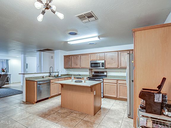 3rd image of 2037 W HAYDEN PEAK Drive