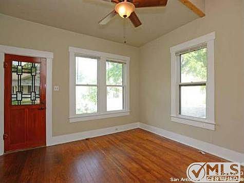 5th image of 202 Tremlett Ave