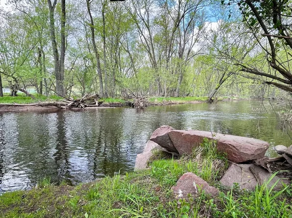 106 E 4th St, 106 E 4th St #1/2, Merrill, WI 54452