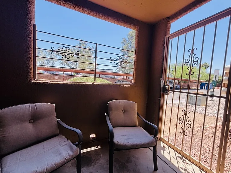 1810 E Blacklidge Dr #306 — Photo 12