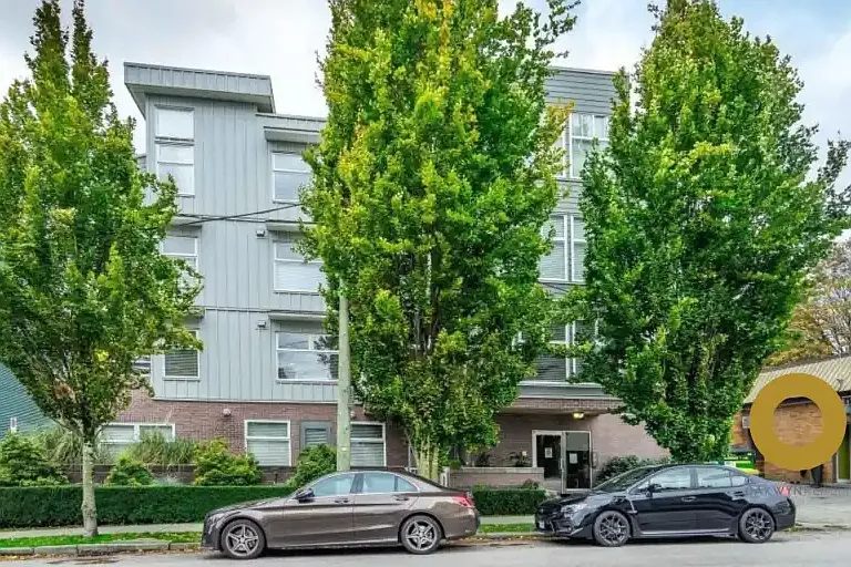 8915 Hudson St #205 — Photo 10