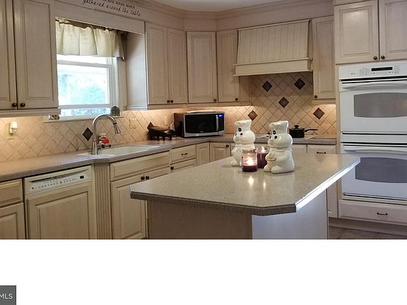 4th image of 2431 Blackwood Dr