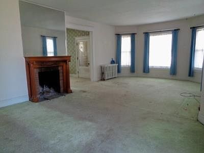 4th image of 321 E Central Blvd