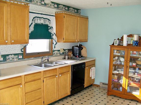 4th image of 4007 Larch Pl