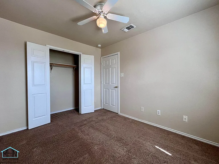 5807 Golf Bnd #1 — Photo 9