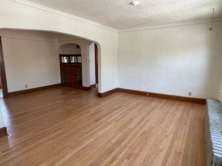 5911 W Burnham St — Photo 6