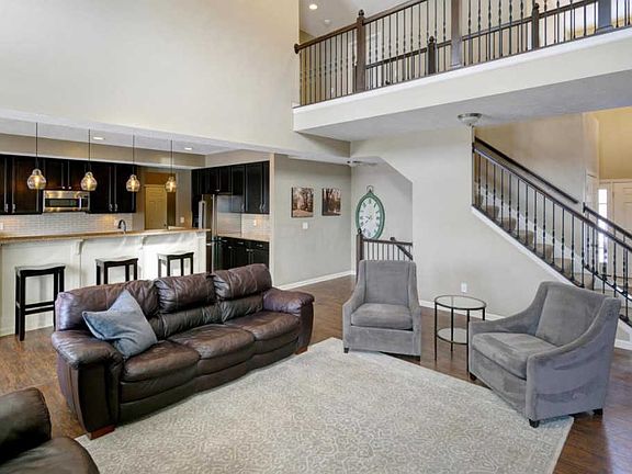 3rd image of 6489 Shadewater Dr