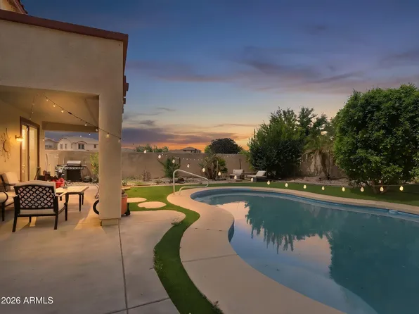 16464 W HONEYSUCKLE Drive, Surprise, AZ 85387