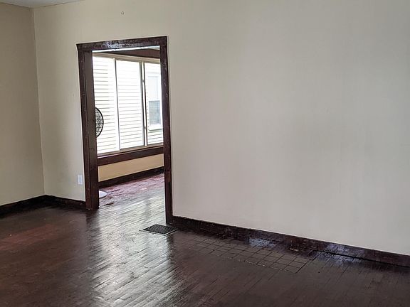 2nd image of 1348 Lynn St APT 1