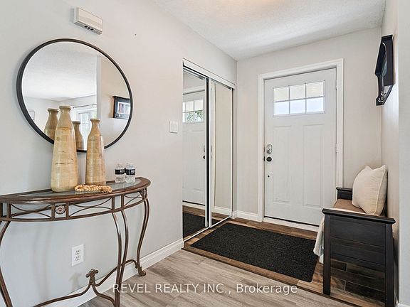 3rd image of 40 Greenwood Cres