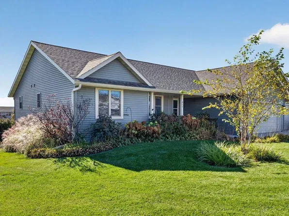 617 Badger Dr, Evansville, WI 53536