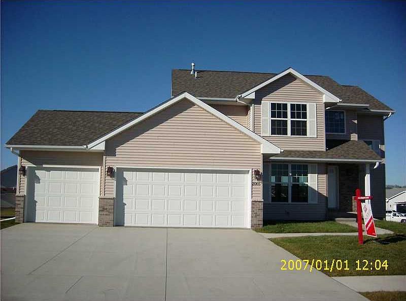 1st image of 2070 Hillside Dr