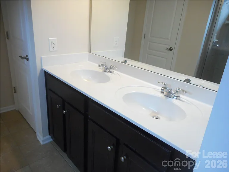 5860 Glassport Ln — Photo 15