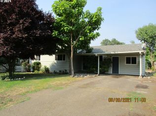 3032 NE Vine St, Roseburg, OR 97470
