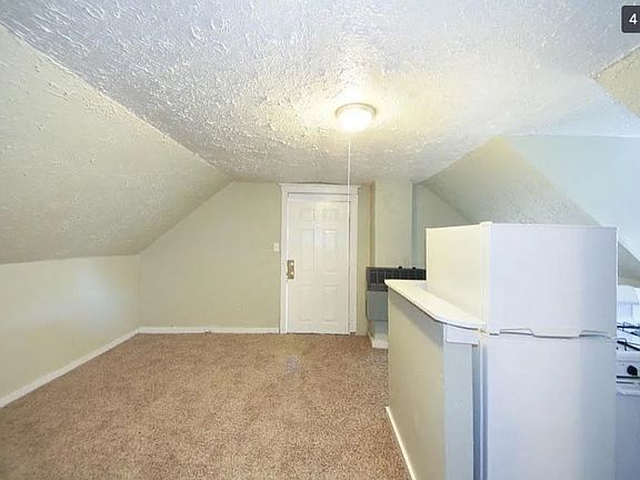 4th image of 2728 W Madison St