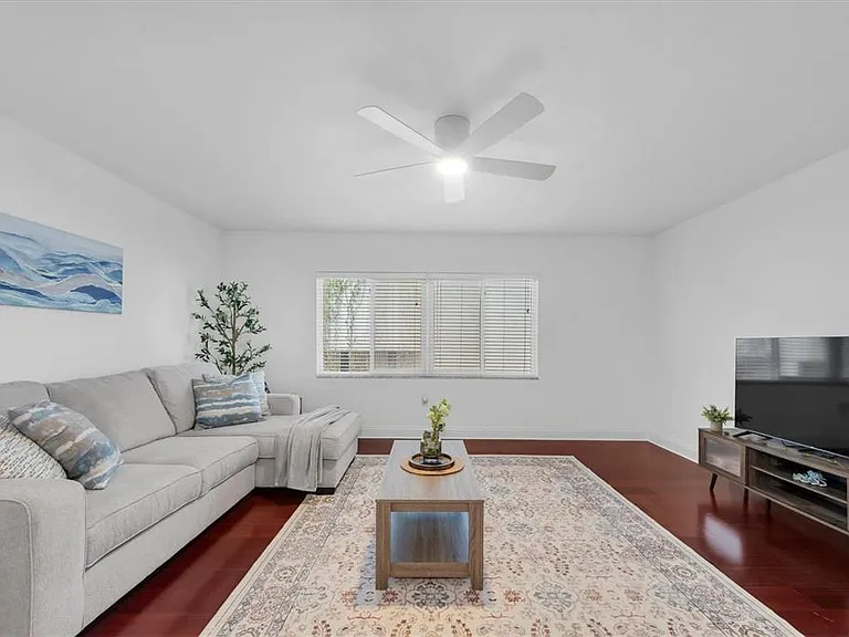210 5th Ave S #404 — Photo 7