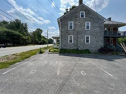 5655 Lincoln Hwy #C — Photo 6