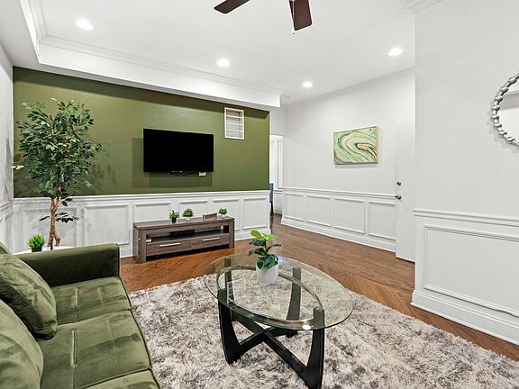 2nd image of 3632 W Dickens Ave