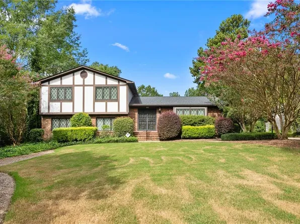 1802 Inglewood Dr, Burlington, NC 27215